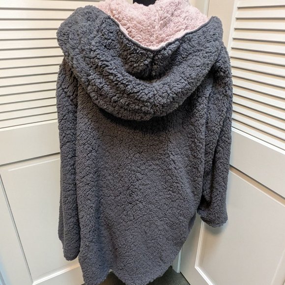 Women's Plus XXL Cozy Sherpa Wrap Grey/Pink - Picture 2 of 13